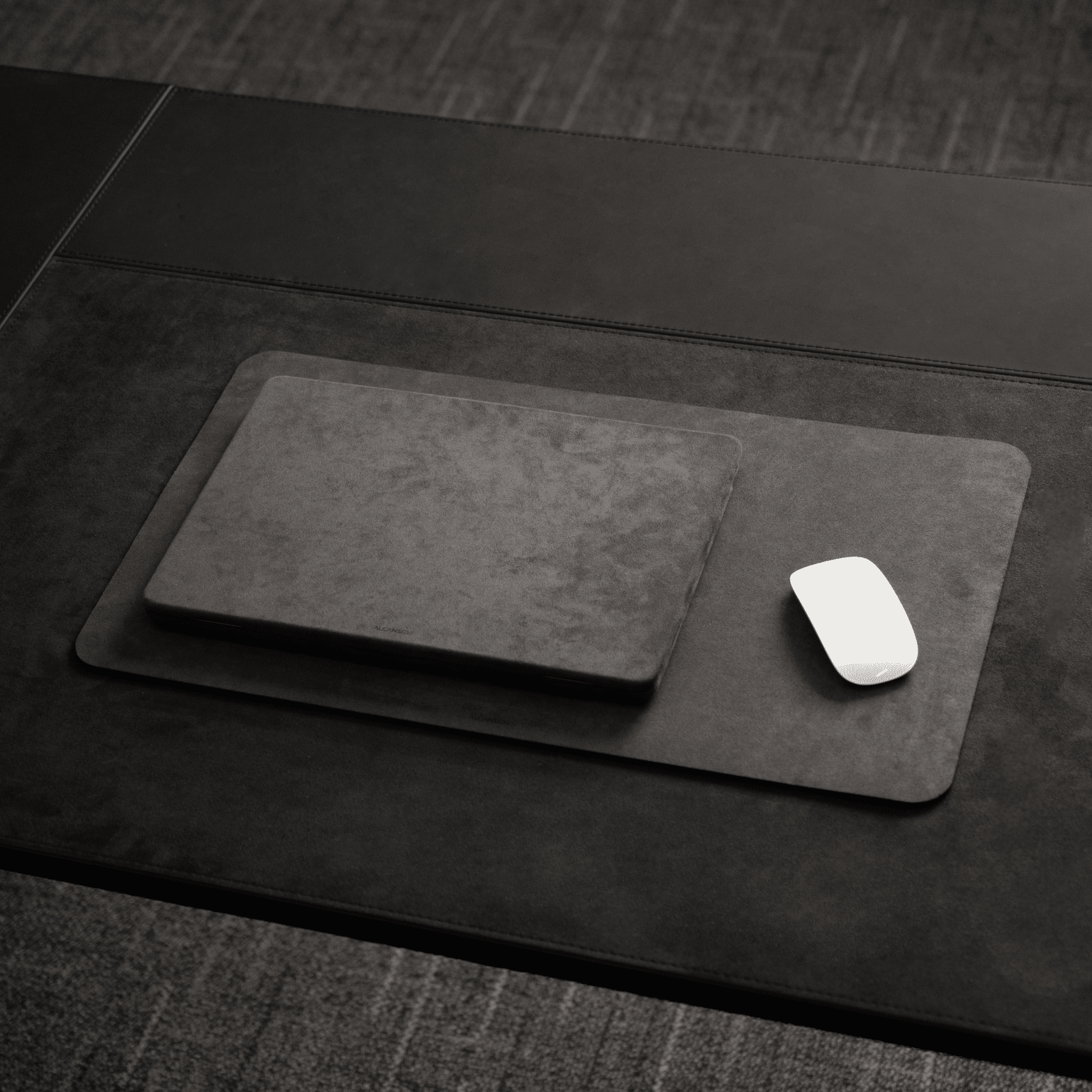 Alcantara Mousepad 57x33cm - Space Grey - Alcanside